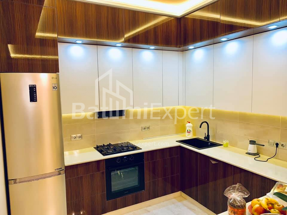 Квартира 102 м² - Ильи Чавчавадзе, Батуми, Грузия
