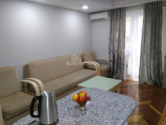 Квартира 35 м² - Иосифа Имедашвили, Батуми, Грузия