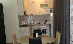 Квартира 2-комн 53 м² - Руставели, Батуми