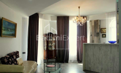 Квартира 3-комн 65 м² - Руставели, Батуми
