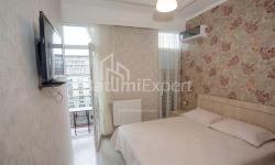 Квартира 5-комн 136 м² - Зураба Горгиладзе, Батуми