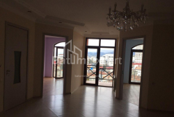 Квартира 3-комн 73 м² - Юрьевская, Батуми
