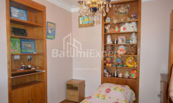 Квартира 3-комн 90 м² - Юрьевская, Батуми