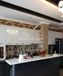 Квартира 3-комн 72 м² - Ангиса, Батуми