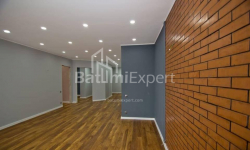Квартира 4-комн 112 м² - Нико Пиросмани, Батуми