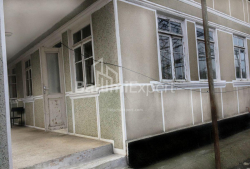 Частный дом 4-комн 120 м² - Юрьевская, Батуми