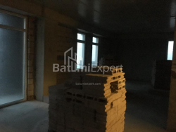 Квартира 3-комн 79 м² - Зураба Горгиладзе, Батуми