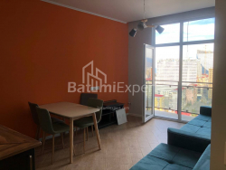 Квартира 2-комн 55 м² - Ангиса, Батуми