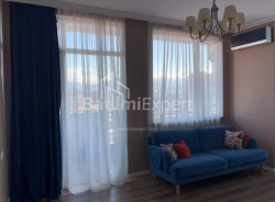 Квартира 3-комн 72 м² - Нико Пиросмани, Батуми