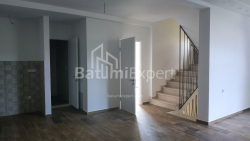 Частный дом 5-комн 230 м² - Свимон Кананели, Квариати