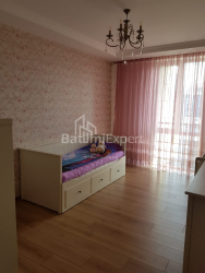 Квартира 3-комн 80 м² - Зураба Горгиладзе, Батуми